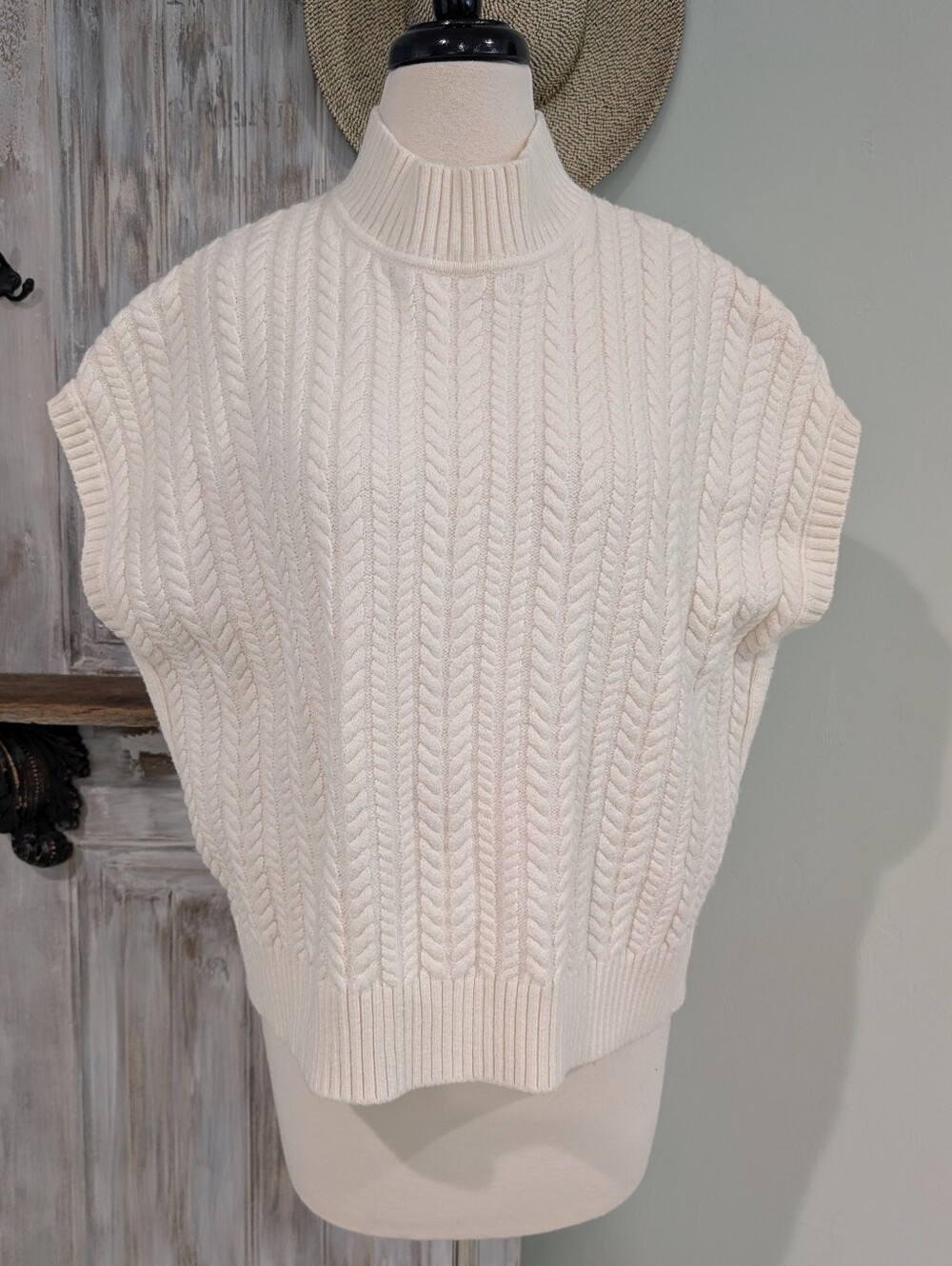 Banana Republic Off-white Cable Knit Mock Neck Sweater Vest